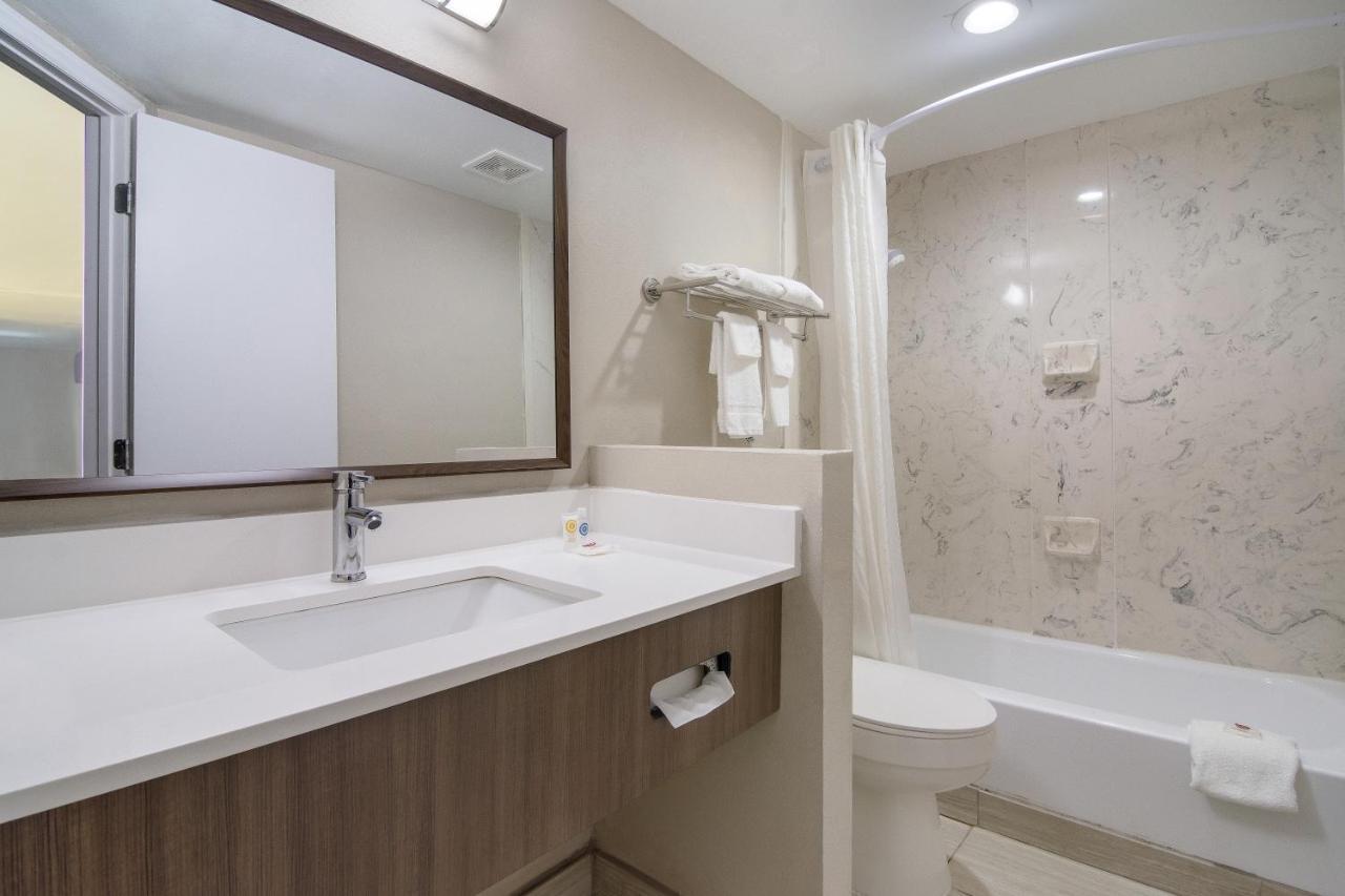 The Townhouse Inn High Point Bagian luar foto