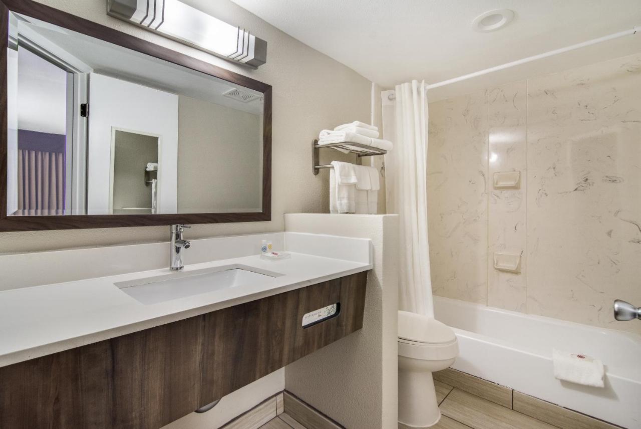 The Townhouse Inn High Point Bagian luar foto