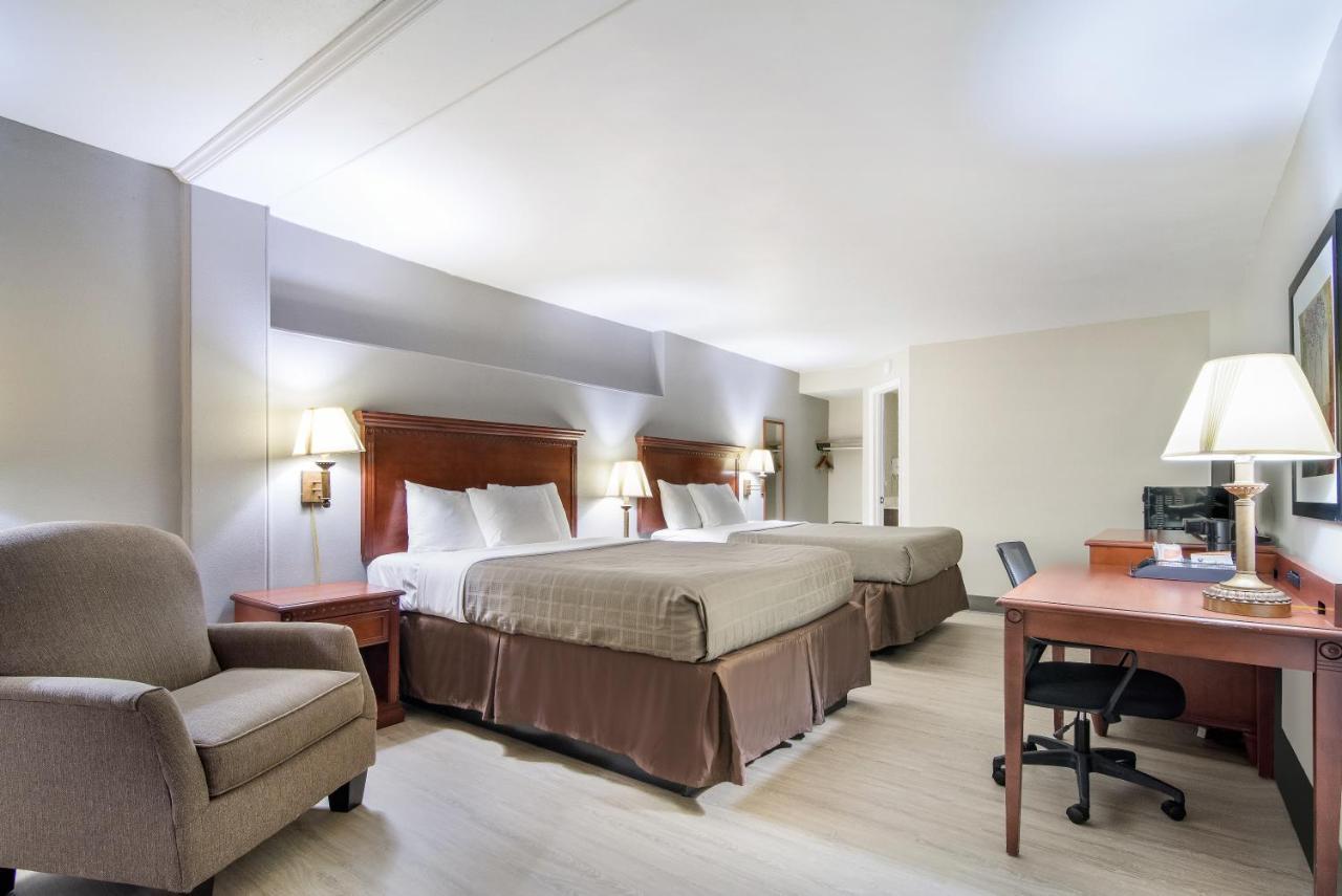 The Townhouse Inn High Point Bagian luar foto