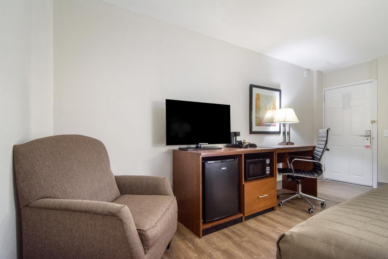 The Townhouse Inn High Point Bagian luar foto