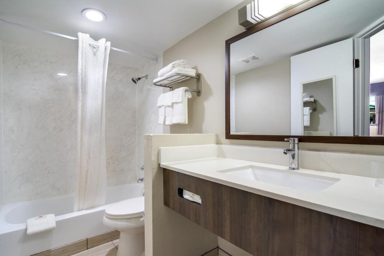 The Townhouse Inn High Point Bagian luar foto
