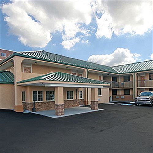 The Townhouse Inn High Point Bagian luar foto