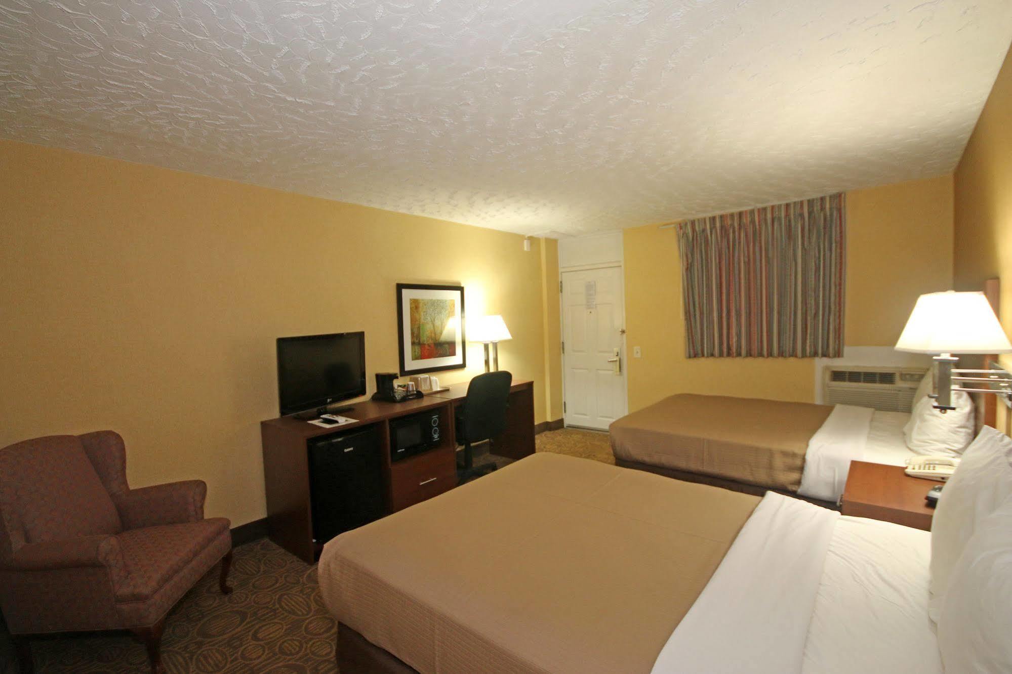 The Townhouse Inn High Point Bagian luar foto